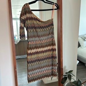 Copper patterned off shoulder dress. Size S.